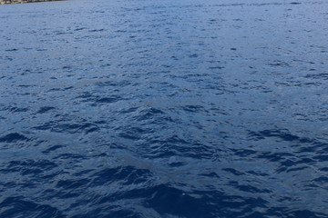 klares blaues Meerwasser Nahaufnahme