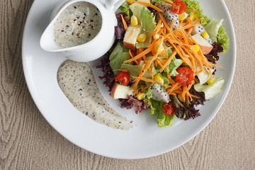 Garden salad Sesame Sauce