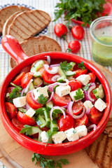 Leckerer griechischer Salat mit Feta