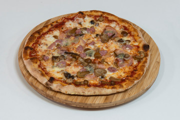 Pizza cuatro estaciones 