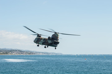 Fototapeta na wymiar helicoptero militare