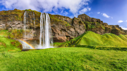 Fototapeta premium Fantastic Seljalandsfoss waterfall in Iceland during sunny day.