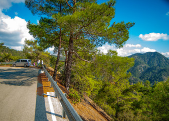 It is a pity that the number of observation platforms on the mountain road is much less than beautiful panoramas.