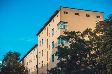 Fototapeta na wymiar Typical apartment building in central Berlin