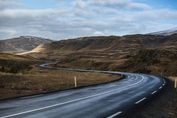 Route en Islande en Zigzag