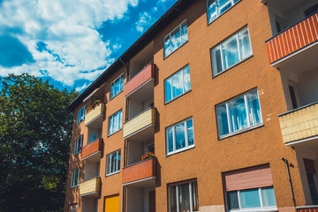 Fototapeta na wymiar apartment building at east berlin in the summer