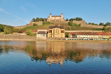 Würzburg, Main, Burkarderkirche, Festung Marienberg