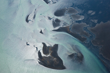 Diseños fluviales. Deshielo glaciar. Río Ölfusá. Suroeste de Islandia