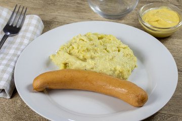 saucisse fumée et purée