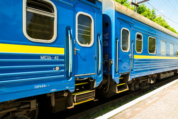 blue train wagon of the southwestern railway