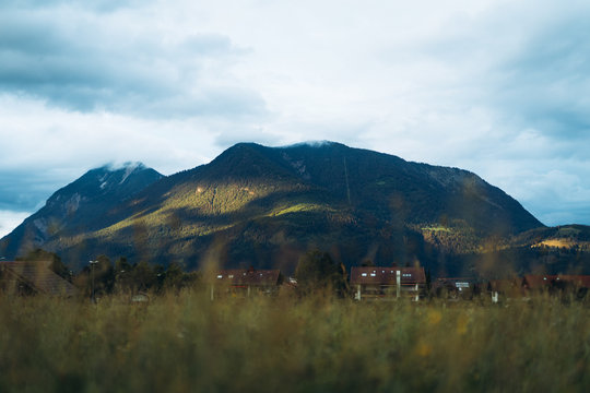 Sunset by the mountains