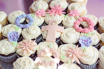 cupcakes with flowers