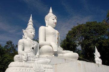 Tempel und Buddha in Nordost Thailand