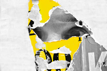 Alte Grunge zerrissene Vintage Collage Street Poster zerknittert zerknittertes Papier Oberflächenplakat Textur Hintergrund Hintergrund / Selektive Farbe leerer Raum für Text