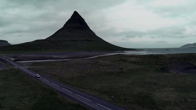 Kirkjufell is a peak found on the north shore of Iceland&rsquo;s Sn&aelig;fellsnes Peninsula.