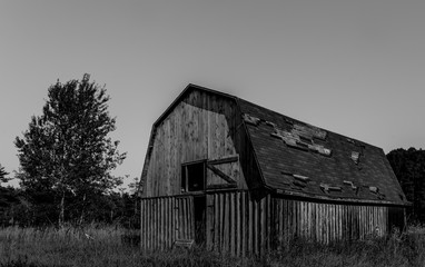 Obraz premium old barn in black and white