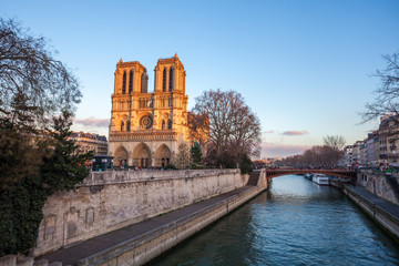 Fototapeta na wymiar Notre Dame Cathedral in Paris in the evening, France