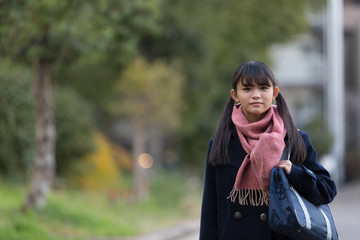 通学中の女子校生
