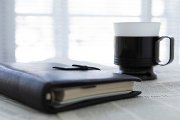 手帳のあるビジネスデスク