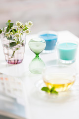 テーブルに置かれた小物