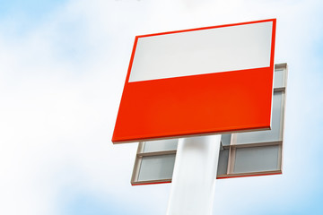 看板素材：文字・絵・写真のないシンプルな白背景・赤背景の看板