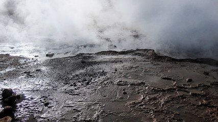 reise durch peru bolivien chile in atacama wüste, rainbow valley und dorf chiu chiu mit alter kirche und fest
