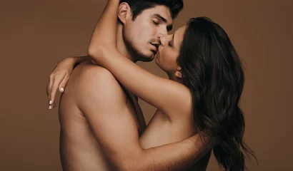 Affectionate couple kissing passionately © Jacob Lund