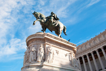 Obraz premium Bottom view of an equestrian sculpture of Victor Emmanuel II at Altare della Patria