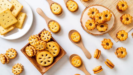 biscuits with pineapple jam