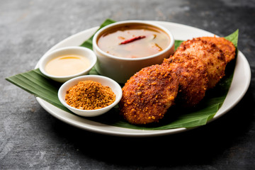 Podi idli is a quick and easy snack made with leftover idly. served with sambar and coconut...