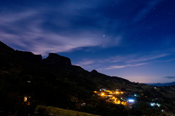 Fototapeta na wymiar Night image of Pedra do Bau complex are rock formations in the Mantiqueira Mountains (Serra da Mantiqueira)