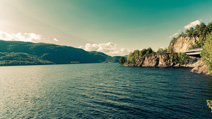 Lake Krøderen in the Buskerud region of Norway, jezioro kroderen w regionie buskerud w norwegi © Dreamnordno