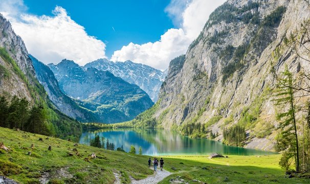 View of the upper lake from the trail to R&circ;thbach Waterfall, water reflection, behind Watzmann massif, Salet on lake K&circ;nigssee, National Park Berchtesgaden, Berchtesgadener Land, Upper Bavaria, Bavaria, Germany, Europe