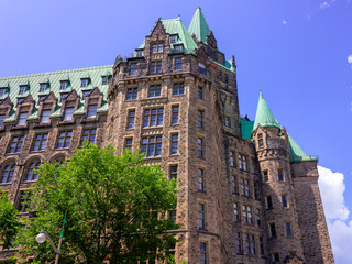 Fototapeta na wymiar Ottawa parliament building during the summer