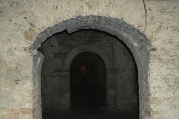 Fototapeta na wymiar the entrance to the tunnel