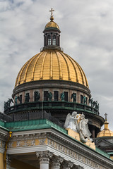 Obraz premium The City Of St. Petersburg. Northern capital. Landmarks. city on Neva. Neva river. Famous Architecture. Isaakievsky cathedral. SPb. Peter. Monument.