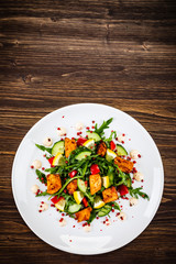 Greek salad with grilled chicken