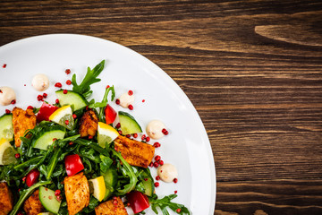 Greek salad with grilled chicken