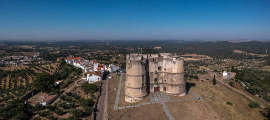 Evoramonte (Portugal) - Vue aérienne du village fortitfié - obrazy, fototapety, plakaty
