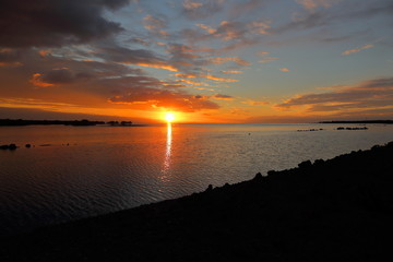 Bleu du ciel  et orange solaire