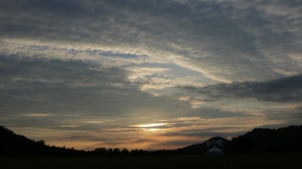 草原の夕暮れ