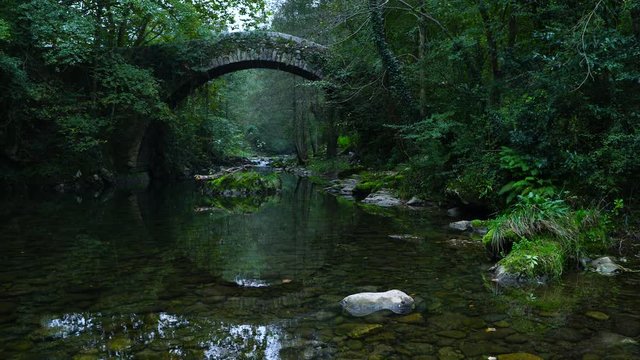 Puente Romano Estilo Barroco Siglo XVIII, Mirones, Miera Valley, Valles Pasiegos, Cantabria, Spain, Europe