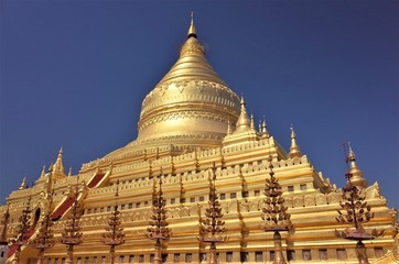 Fototapeta premium Shwe zyi gon paya in Bagan