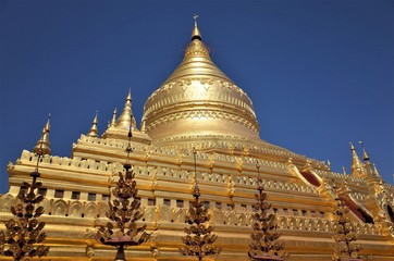 Fototapeta premium Shwe zyi gon paya in Bagan