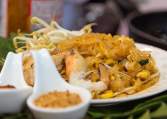 Pad Thai Goong Sod (Fried Rice Sticks with Shrimp)