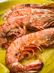 fresh grilled shrimps with lemon juice and olive oil