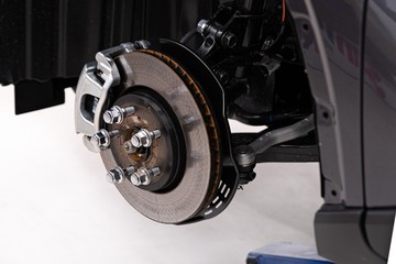 Car braking disc and suspension