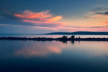 Fototapeta na wymiar Lake sunset summer