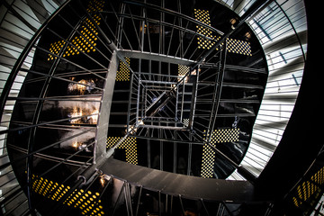 螺旋階段のイメージ