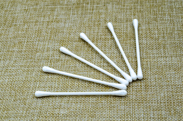 Cotton swabs that can be used in articles or products